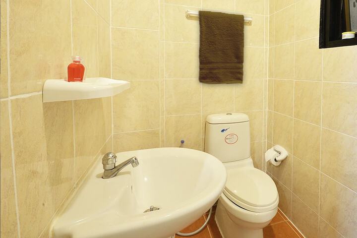 Room 8 of 11