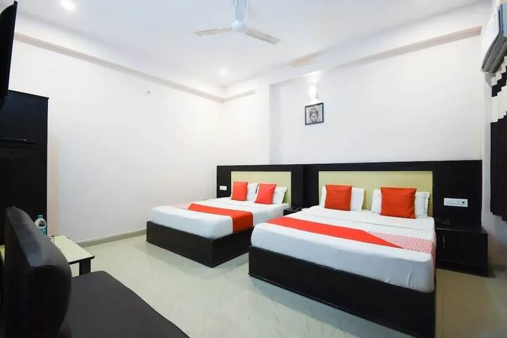 Room 5 of 10