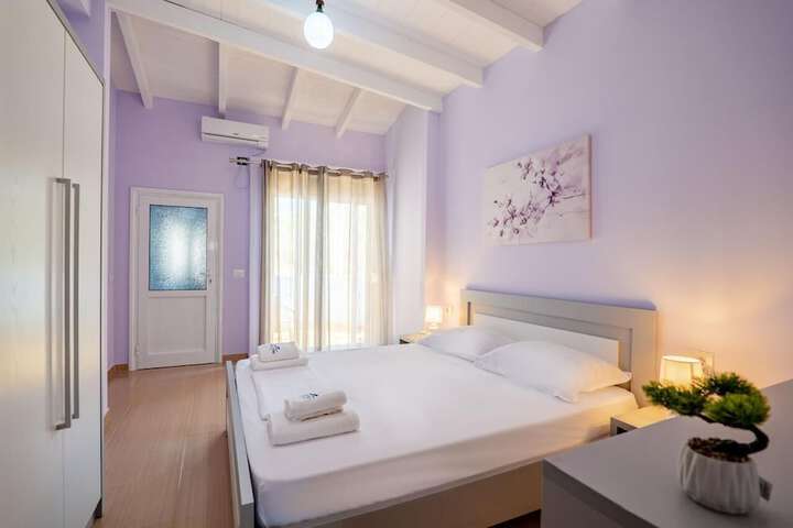 Room 6 of 30