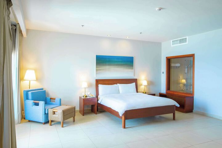 Room 43 of 168