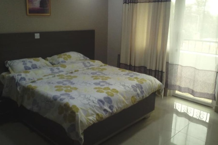 Room 2 of 20