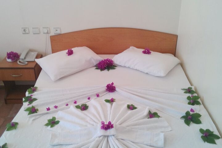 Room 2 of 25