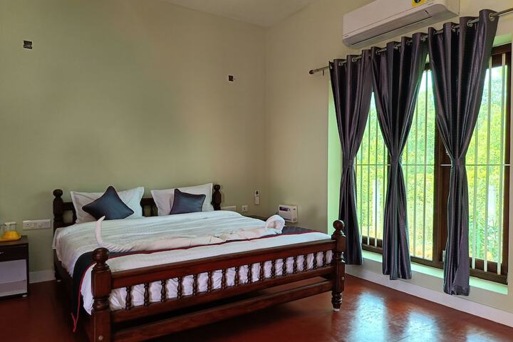 Room 4 of 17