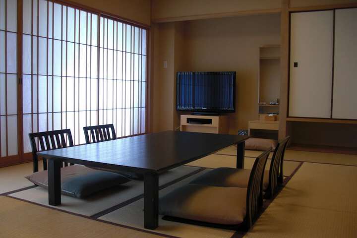 Room 12 of 50
