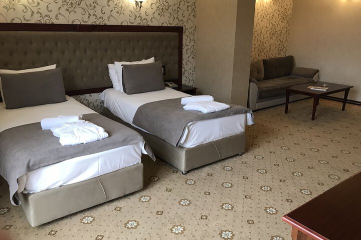 Room 3 of 71