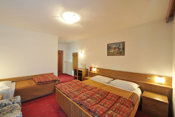 Room 10 of 22