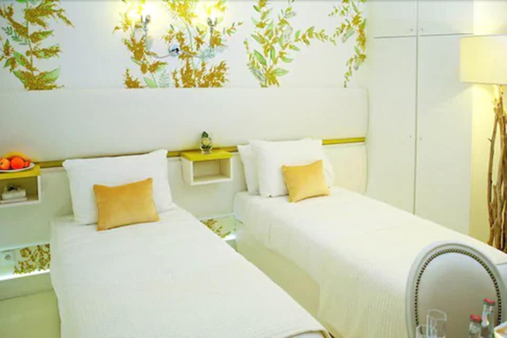 Room 6 of 38