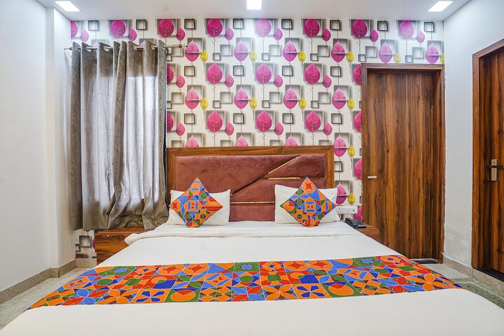 Room 9 of 24