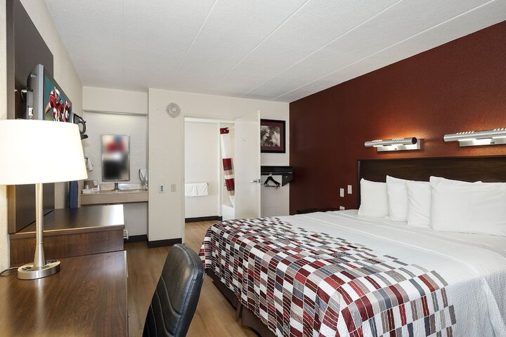 Standard | King Bed (5 of 15)