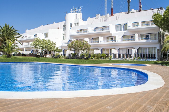 Pools & Facilities