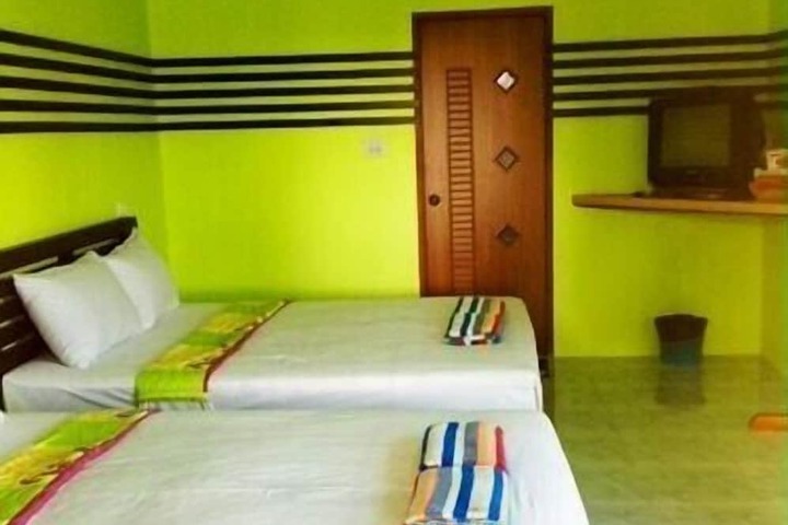 Room 12 of 35