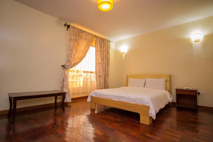 Room 8 of 10