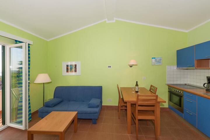 Room 4 of 44