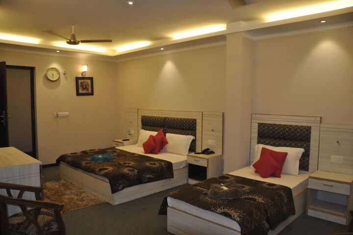 Room 18 of 28