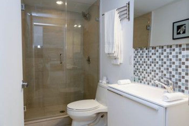 Room 17 of 245