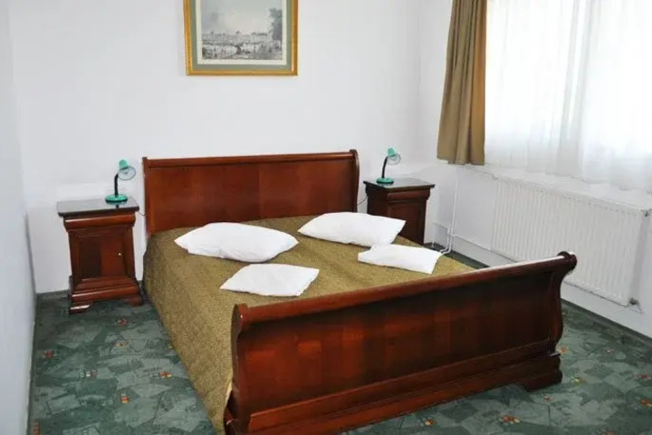 Room 2 of 4