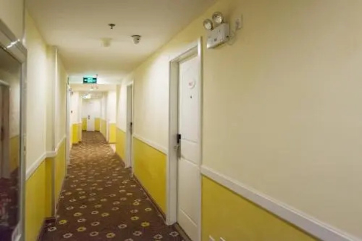 Room 12 of 13