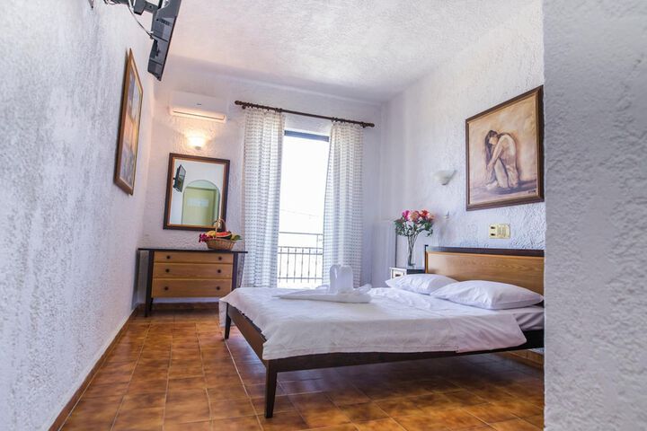 Room 10 of 64