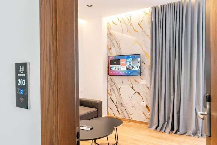 Room 15 of 140