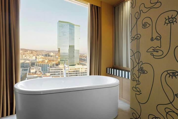 Room 45 of 104