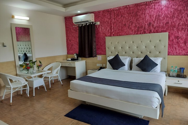Room 3 of 21