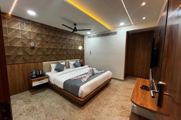 Goroomgo Maxsun Gwalior