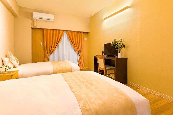 Room 5 of 41