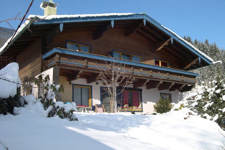 Great Group Holiday Home in Neukirchen am Grossvenediger