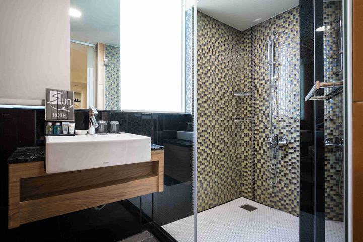 Room 46 of 63