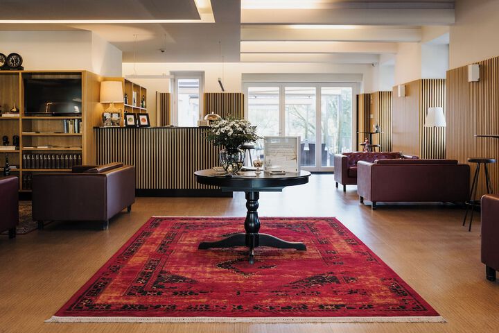 Guest Lobby