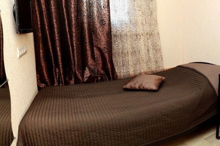Room 8 of 37