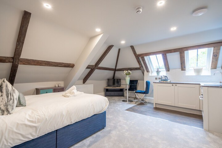 Room 6 of 190