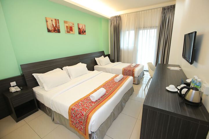 Room 9 of 29