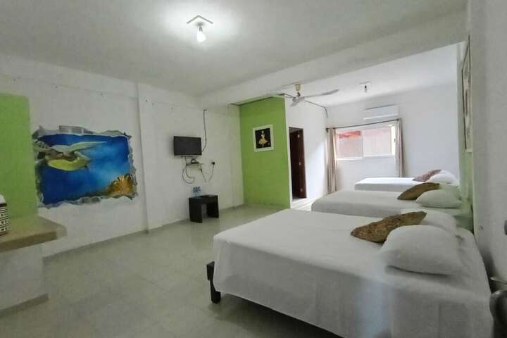 Room 7 of 12