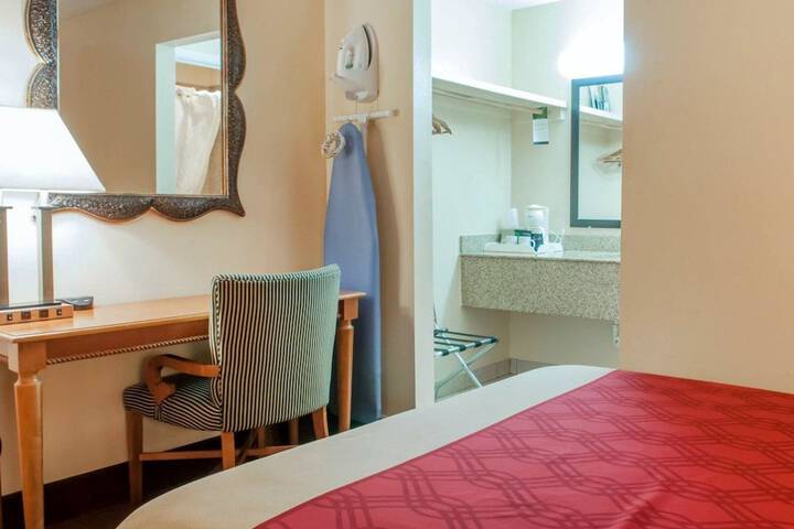 Room 16 of 22