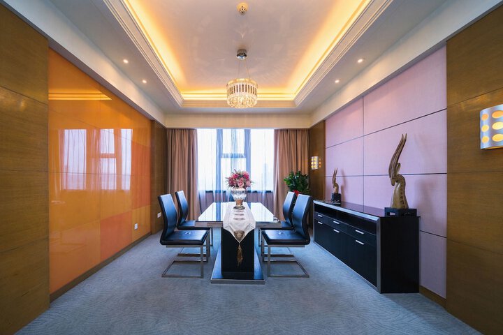 Room 17 of 44