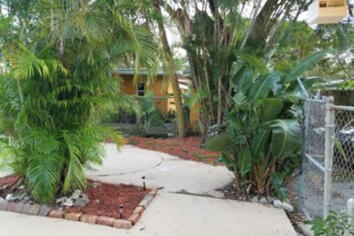 Hotel Exterior 6 of 18