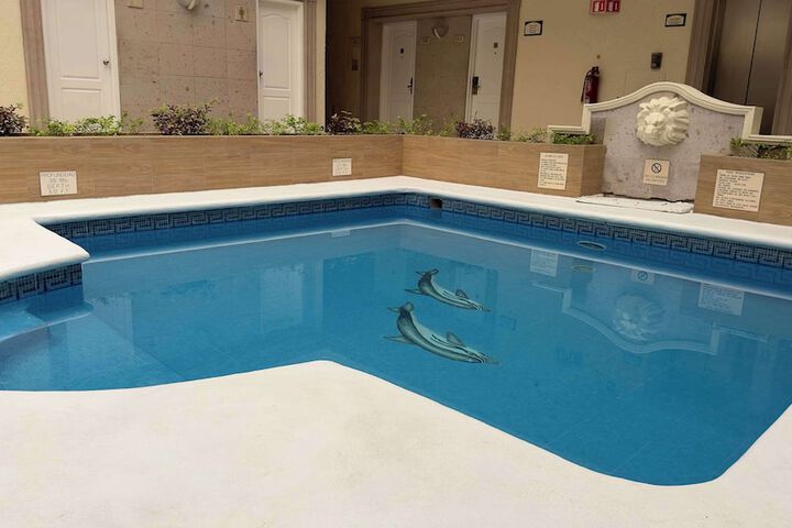 Pool 68 of 102