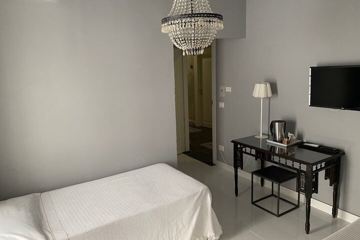 Room 6 of 66
