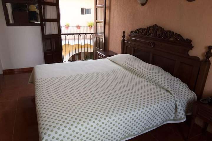 Room 5 of 38