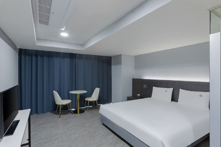 Room 26 of 124