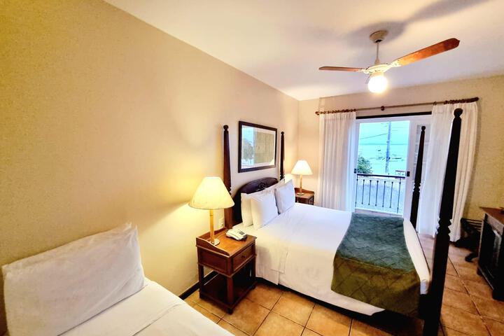 Room 63 of 221