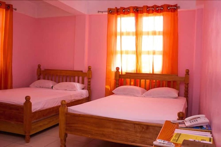 Room 3 of 92