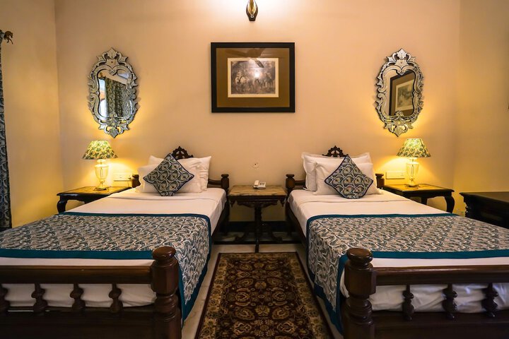 Room 27 of 112