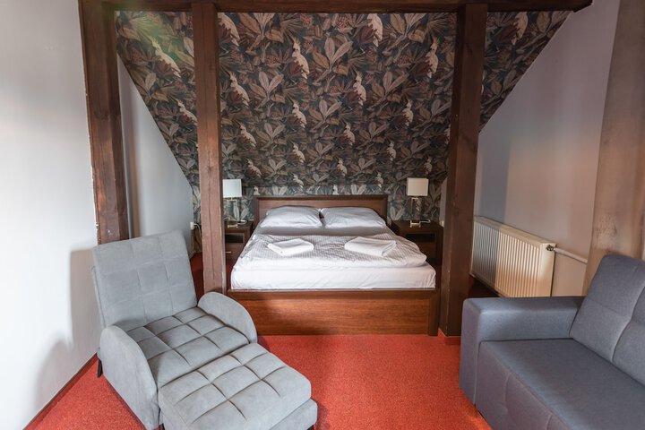 Room 3 of 12