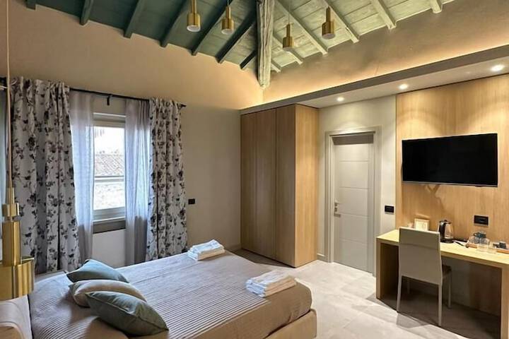 Room 9 of 19