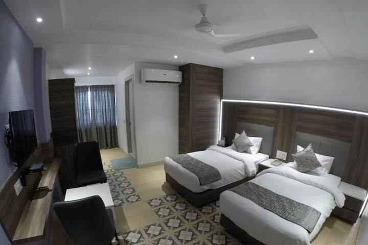 Room 17 of 24
