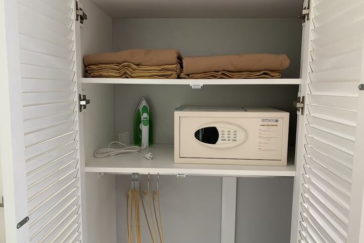 Room 8 of 30