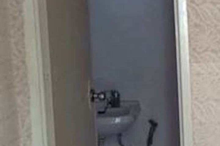 Room 12 of 19