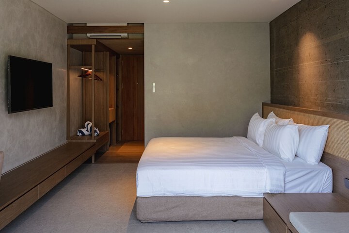 Room 18 of 34